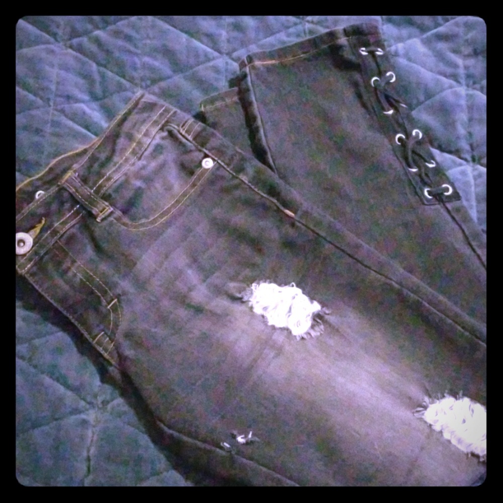 Dollhouse distressed jeans